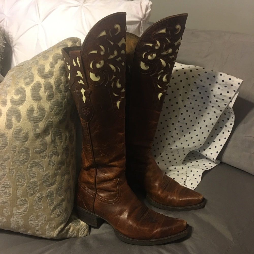 Ladies Tall Cowboy boots. Ariat Brand